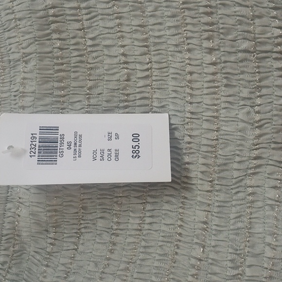 Honey size small sage green w gold threads blouse - Picture 3 of 4